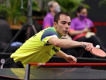 WTT Contender Doha: Hugo Calderano faz grande partida contra sueco e se classifica para as quartas de final