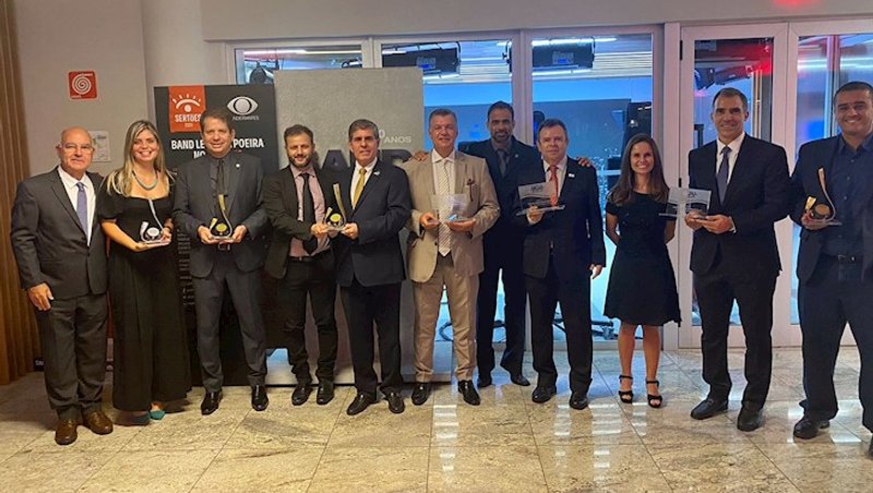 Os representantes das confederações agraciadas no 