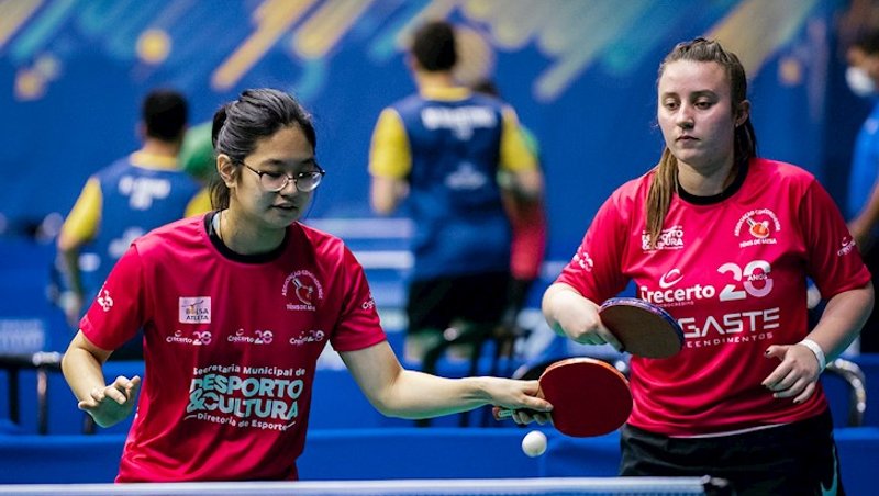 Melissa Arakaki e Maria Comin subiram ao degrau ma