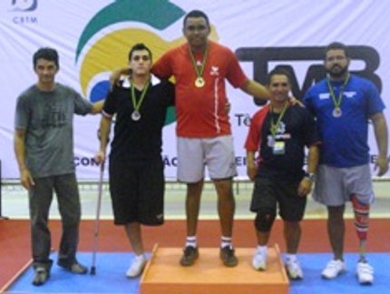FRANCISCO MELO FICOU COM O OURO NA CLASSE 9