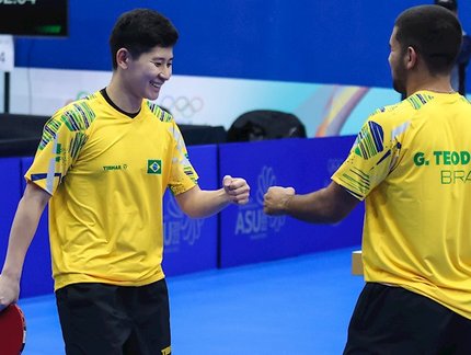 É fogo! Luca Kumahara brilha nas primeiras medalhas de duplas, ao lado de Beatriz Kanashiro e Guilherme Teodoro