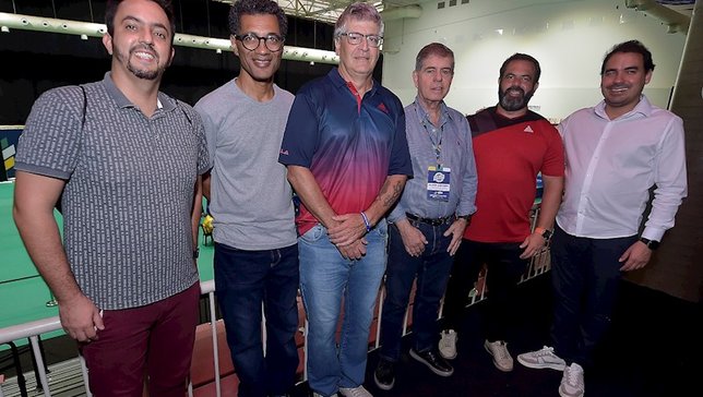 Representantes do Pickleball ao lado do presidente
