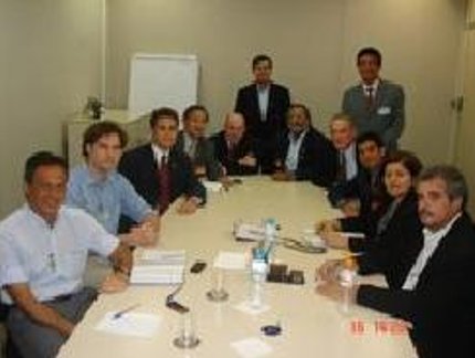 PRESIDENTE ALAOR LIDERA GRUPO NO ENCONTRO COM A PETROBRAS