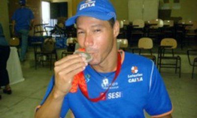 ATLETA PERNAMBUCANO RECEBE HOMENAGEM