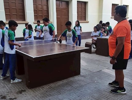 FTMEAC realiza clínica de tênis de mesa no Colégio Acreano