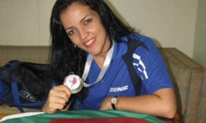 ATLETA PARAOLÍMPICA CONSEGUE DOAÇÕES PARA JOVENS INICIANTES