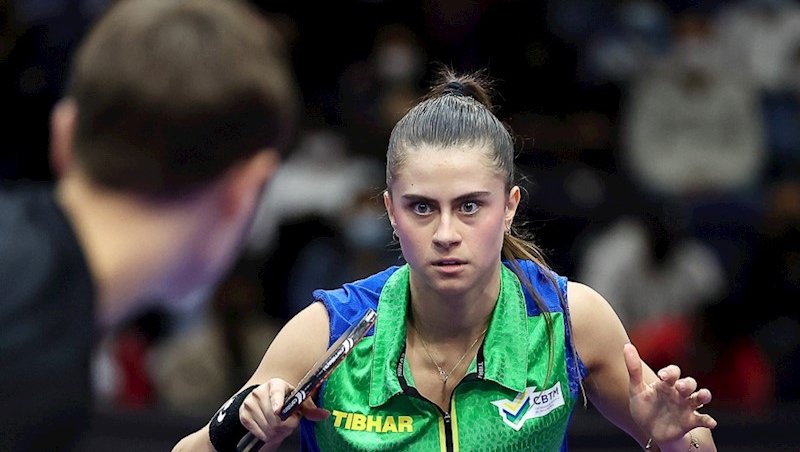 Bruna Takahashi ficou com o bronze na sua última p