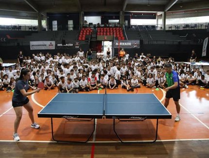 Tênis de Mesa celebra 100 anos com ação nacional que mobiliza mais de 2 mil crianças em parceria entre CBTM e SESI