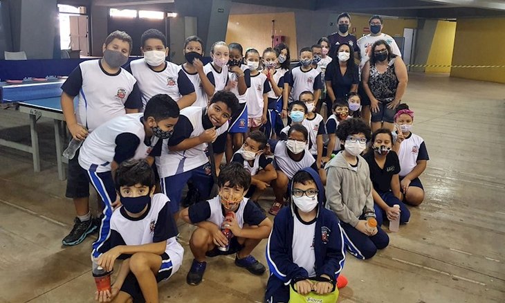 Turma do Projeto Social, com alunos da EMEF Profª 