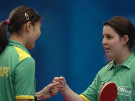 MARIANY E KARIN SUAM, MAS VENCEM NA ESTRÉIA