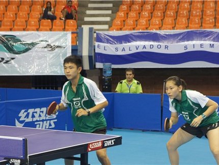 Caroline Kumahara e Eric Jouti ganham ouro no torneio de duplas mistas no Latino-Americano.