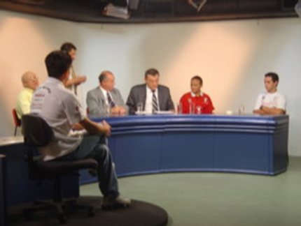 HOYAMA É HOMENAGEADO POR MILTON NEVES