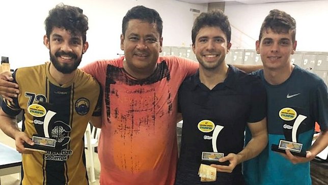 Da esquerda para a direita: Gustavo Mangabeira, Gi