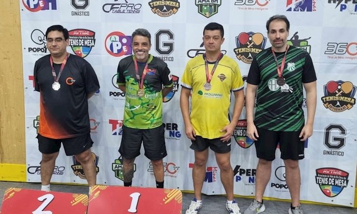 Equipe de tênis de mesa da Associação Atlética Caldense se destaca no torneio da Federação Mineira