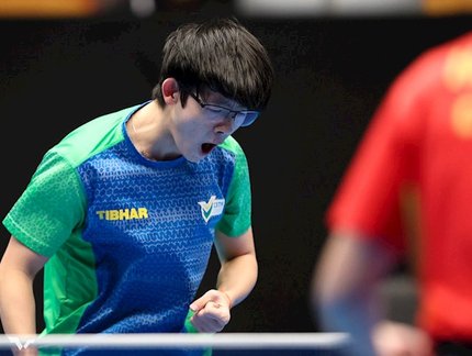 Leonardo Iizuka passa fase de grupos e vai à chave principal do Singapura Youth Smash