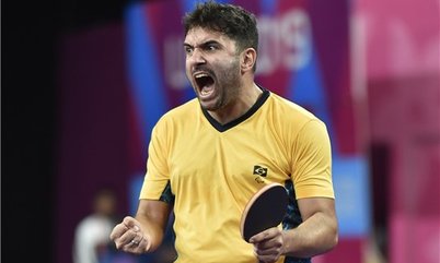 Carlos Carbinatti e Luiz Felipe Manara comemoram o ouro por equipes conquistado na Copa Paralímpica da Costa Rica