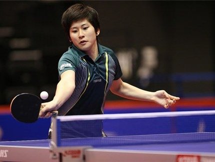 Copa do Mundo: Caroline Kumahara faz duelos equilibrados, mas para na fase de grupos