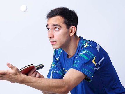 Hugo Calderano bate atleta do Top 5 e garante vaga nas semifinais do WTT Champions Incheon