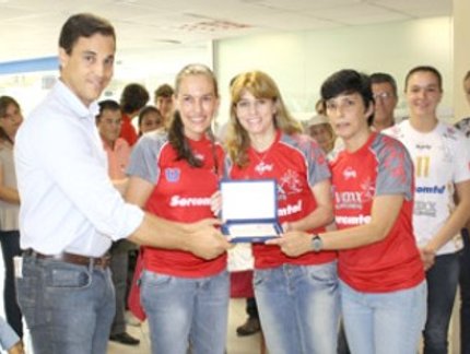 BARBOSA NETO PRESTA HOMENAGEM AOS LONDRINENSES CAMPEÕES