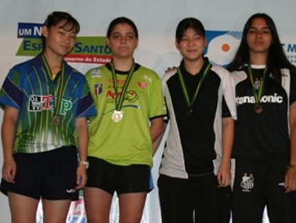 LÍVIA GOMES VENCE NO JUVENIL FEMININO