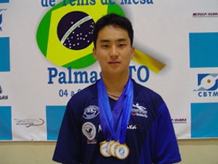 RODRIGO KOJIMA VENCE DUAS PARTIDAS E TEM BOAS CHANCES DE CLASSIFICAÇÃO EM KOBE