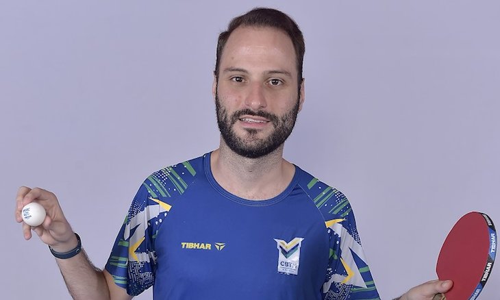 Manara é fã dos tenistas Roger Federer, Rafael Nad