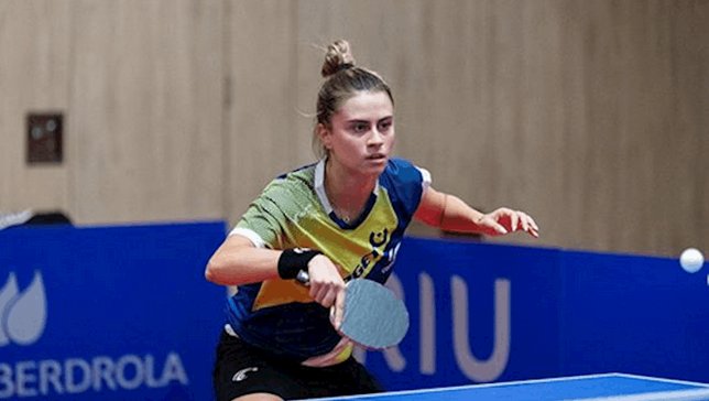 Bruna Takahashi em ação na fase de grupos do maste