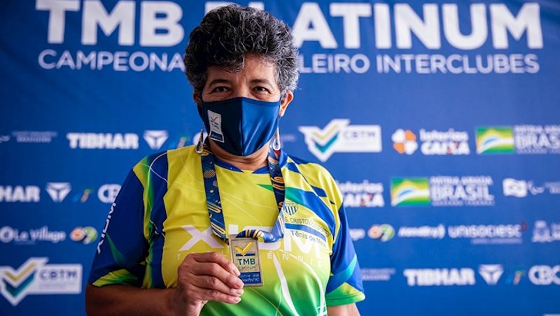 Joana Palmeira comemora o título na categoria vete