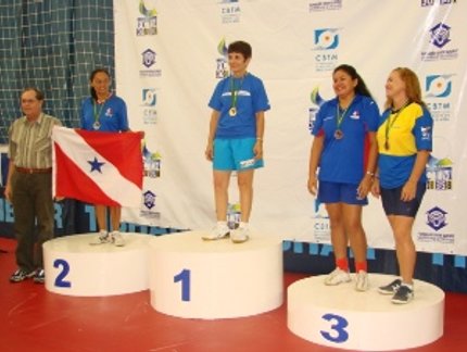 NATÁLIA PEREIRA SUPERA ADVERSÁRIAS NA LADY