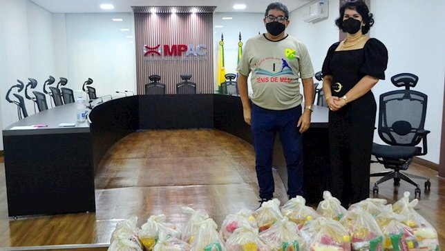 O presidente Manoel Bento Sobrinho (esq.) e a proc