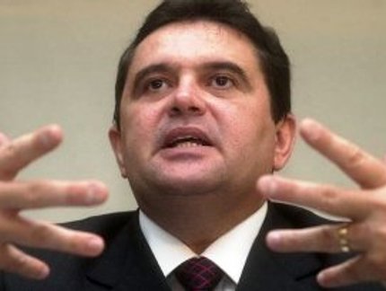 GOVERNADOR ENTREGA PASSAGENS PARA ATLETAS E DIRIGENTES