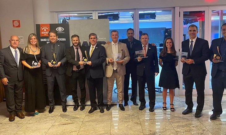 Os representantes das confederações agraciadas no