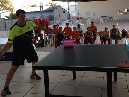 Tênis de mesa paralímpico é tema de curso ministrado por Nelson Machado no Mato Grosso