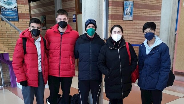 Mesa-tenistas no centro de esportes da Granadilla,