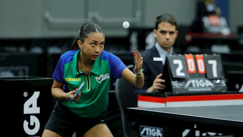 Giulia Takahashi encarou jornada dupla nesta seman