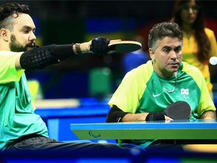Jogos Paralímpicos: Com pneu furado, Brasil atropela Grã-Bretanha e vai à semifinal na Classe 1-2