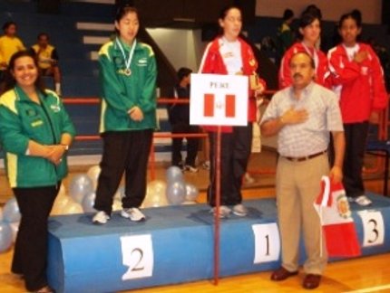 PÓDIO INDIVIDUAL INFANTIL FEMININA