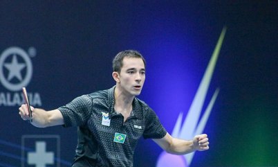 Hugo Calderano perde e para nas oitavas do Singapura Smash 2025