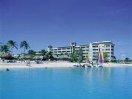 TÊNIS DE MESA É UMAS DAS ATRAÇÕES DE RESORT NO CARIBE