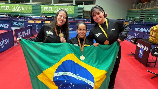 Jennyfer Parinos, Cátia Oliveira e Bruna Alexandre
