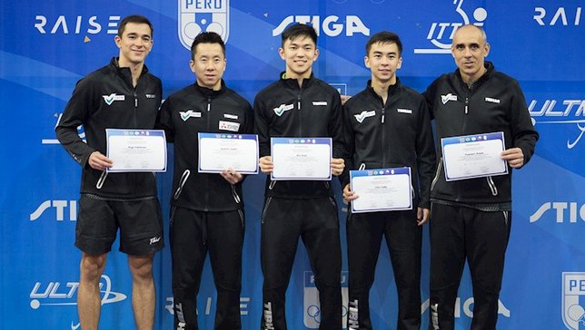 BRASIL GARANTIDO! Seleção masculina exibe o certif