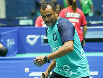 Adriano Santos vence em jogo de cinco sets e fica com o ouro na categoria veterano 45 do TMB Platinum - Ciclo I