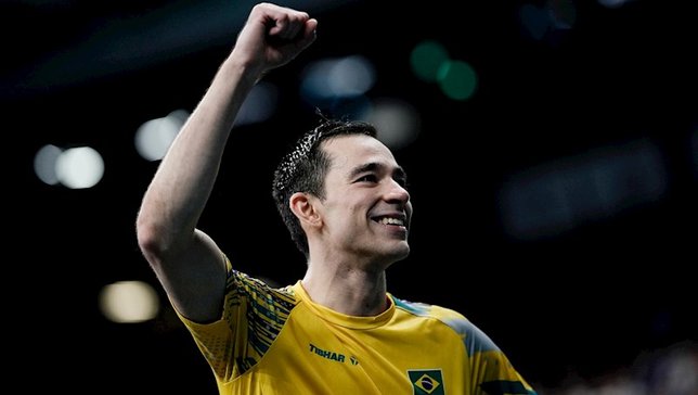 Hugo comemora vitória contra o francês Alexis Lebr