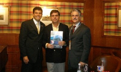 PRESIDENTE ALAOR SE REÚNE COM PRESIDENTE DE FACULDADE AMERICANA