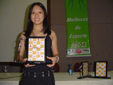 VIVIANE WANG: QUERO ME MANTER NO TOPO