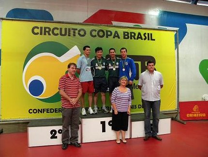 HUGO HOYAMA E LIVIA GOMES SÃO OS GRANDES CAMPEÕES DA COPA BRASIL