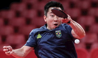 Gustavo Tsuboi vence e iguala a melhor campanha de um mesa-tenista do Brasil em Jogos Olímpicos