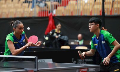 Giulia Takahashi e Leonardo Iizuka param nas oitavas das duplas mistas no Mundial de Jovens