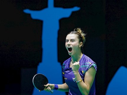 Bruna Takahashi brilha e avança às quartas de finais do WTT Contender Rio
