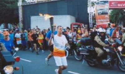 MARCOS WILDE CARREGA A TOCHA NA PARAÍBA